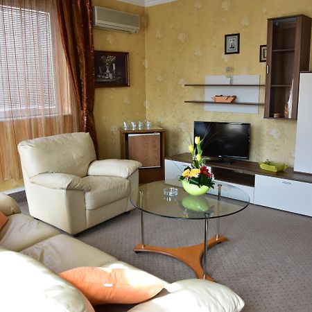 Garni Hotel Lav Belgrade Exterior photo