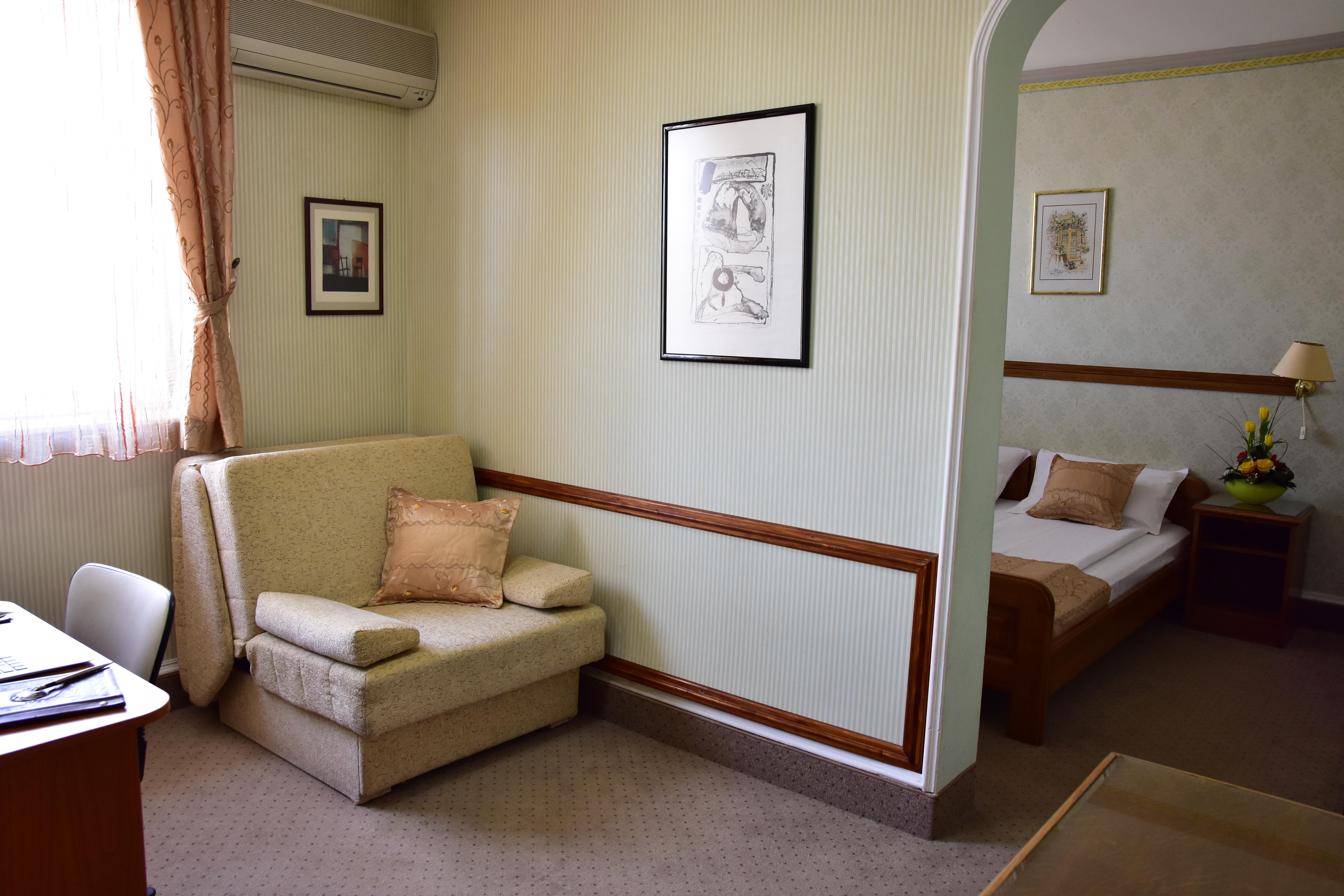 Garni Hotel Lav Belgrade Exterior photo