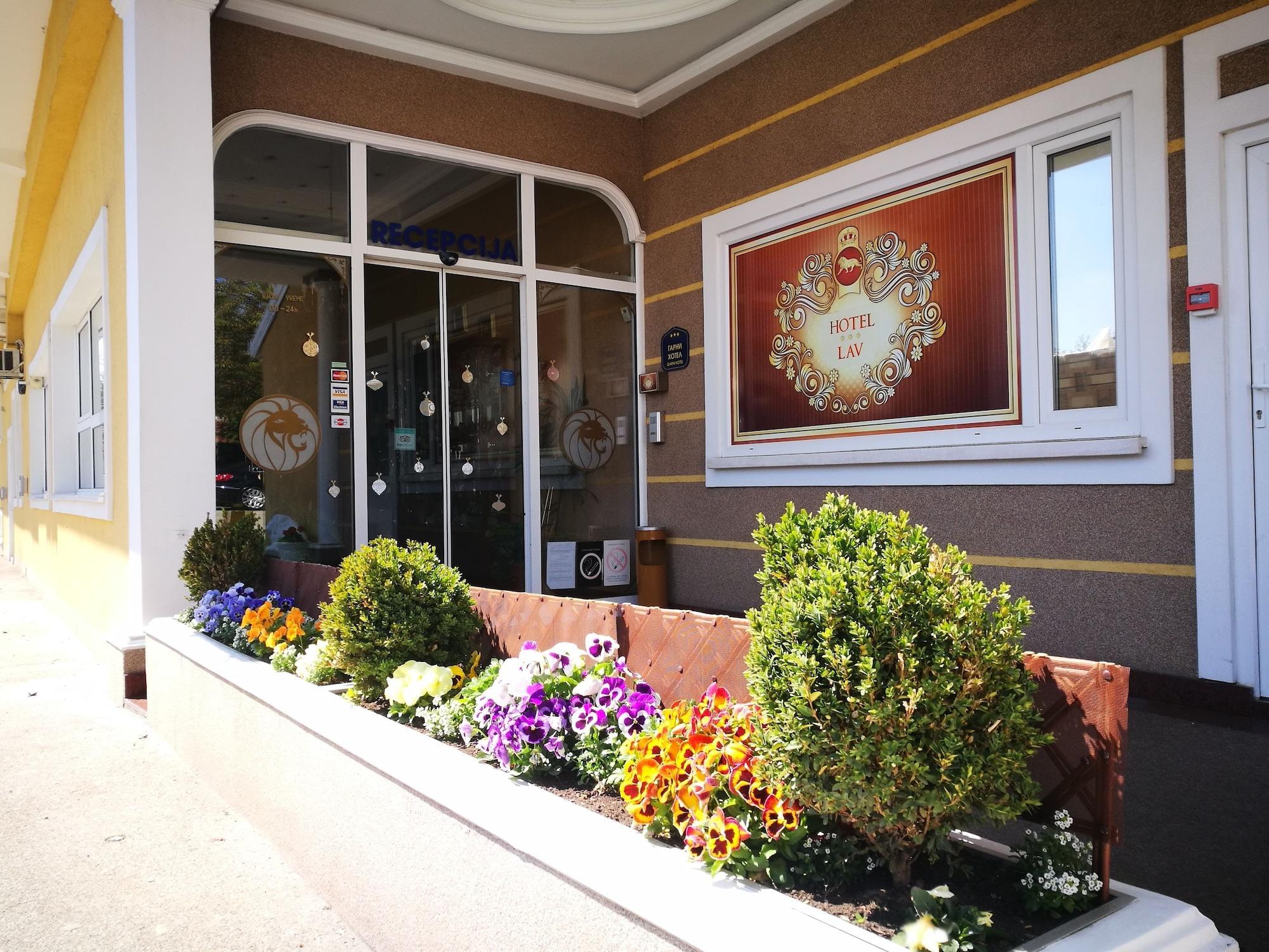 Garni Hotel Lav Belgrade Exterior photo