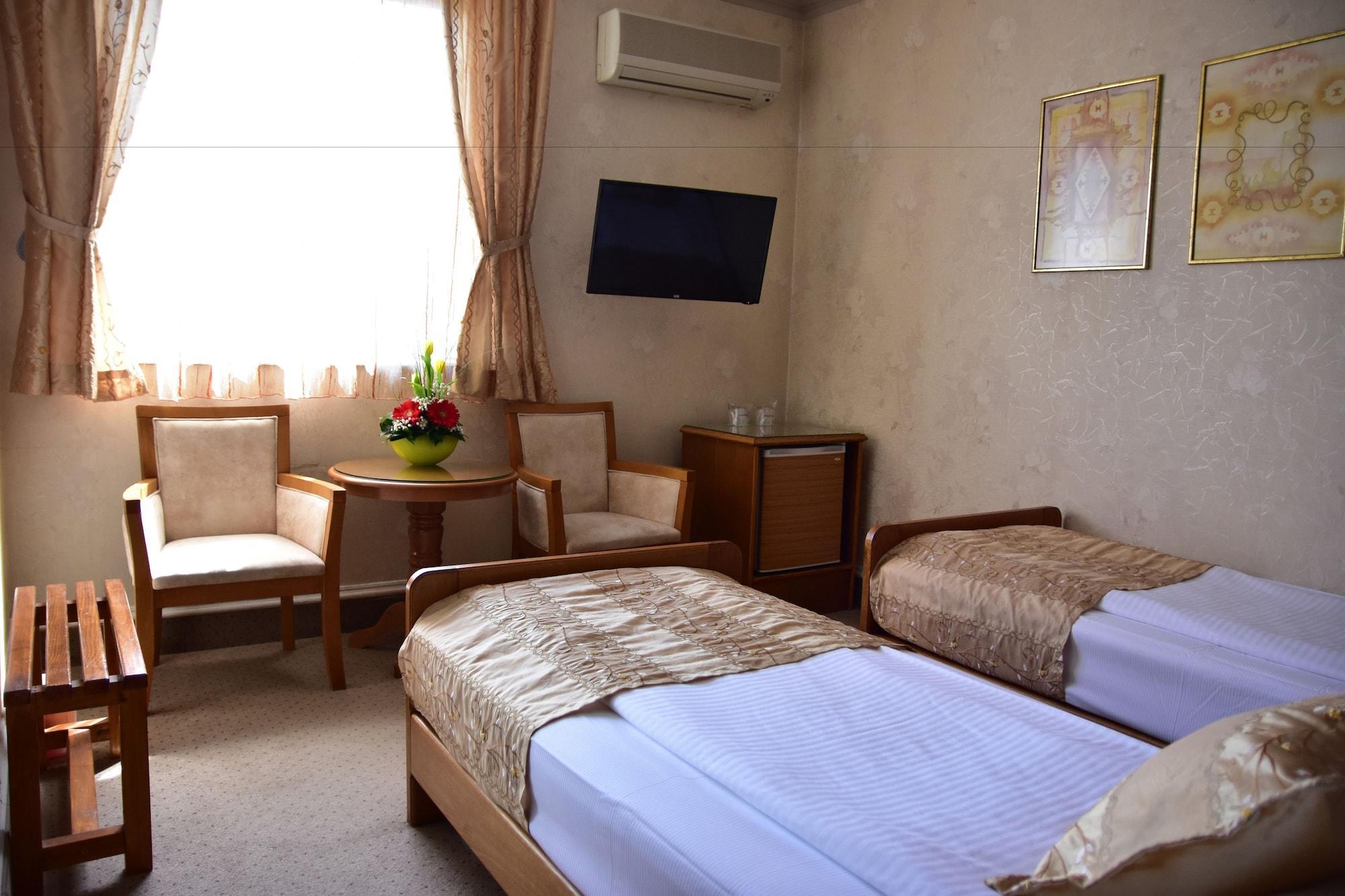 Garni Hotel Lav Belgrade Exterior photo