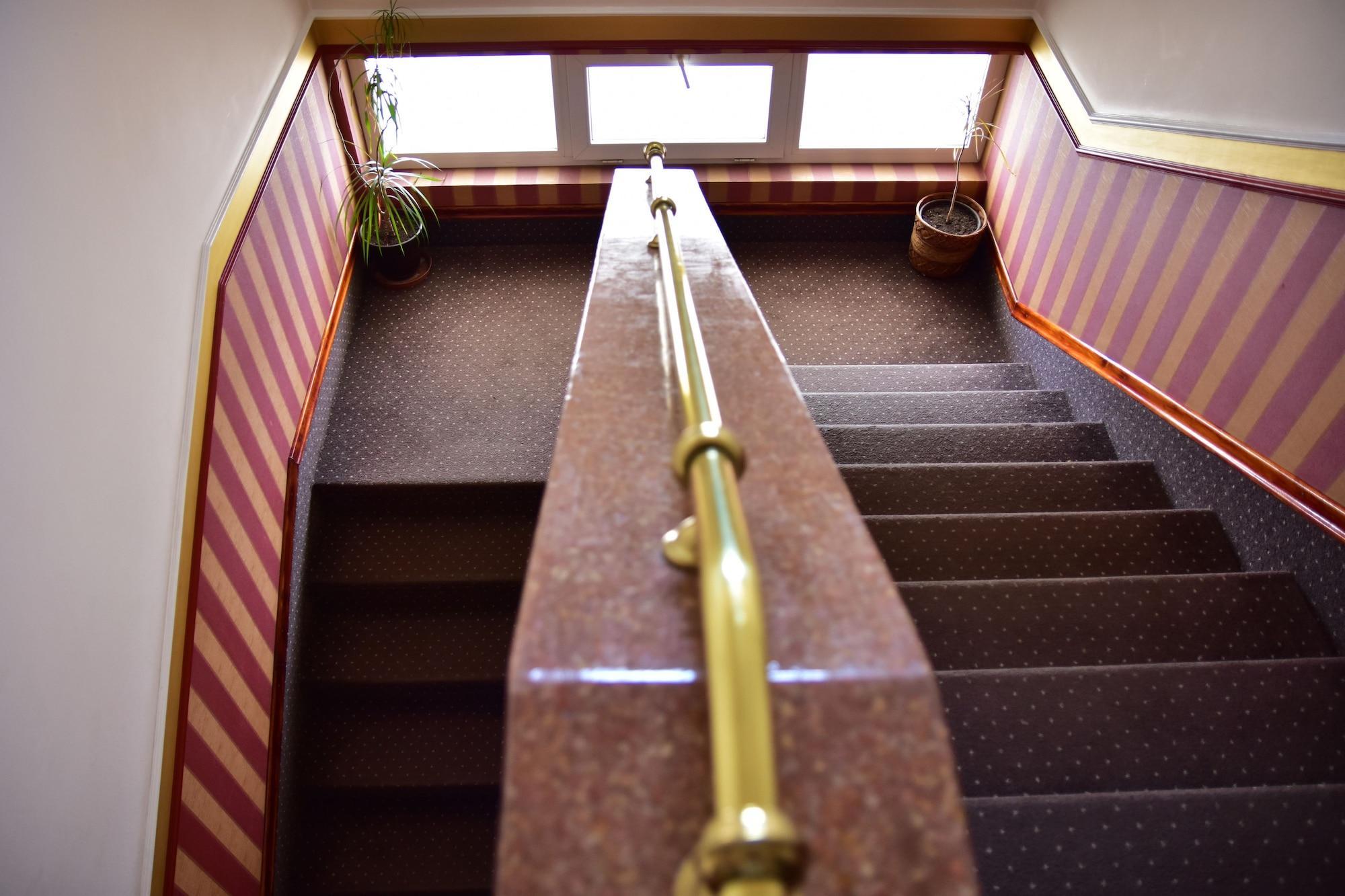 Garni Hotel Lav Belgrade Exterior photo
