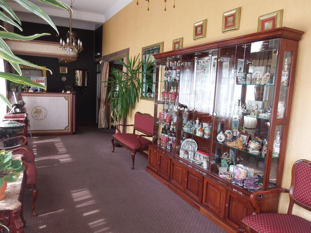 Garni Hotel Lav Belgrade Exterior photo