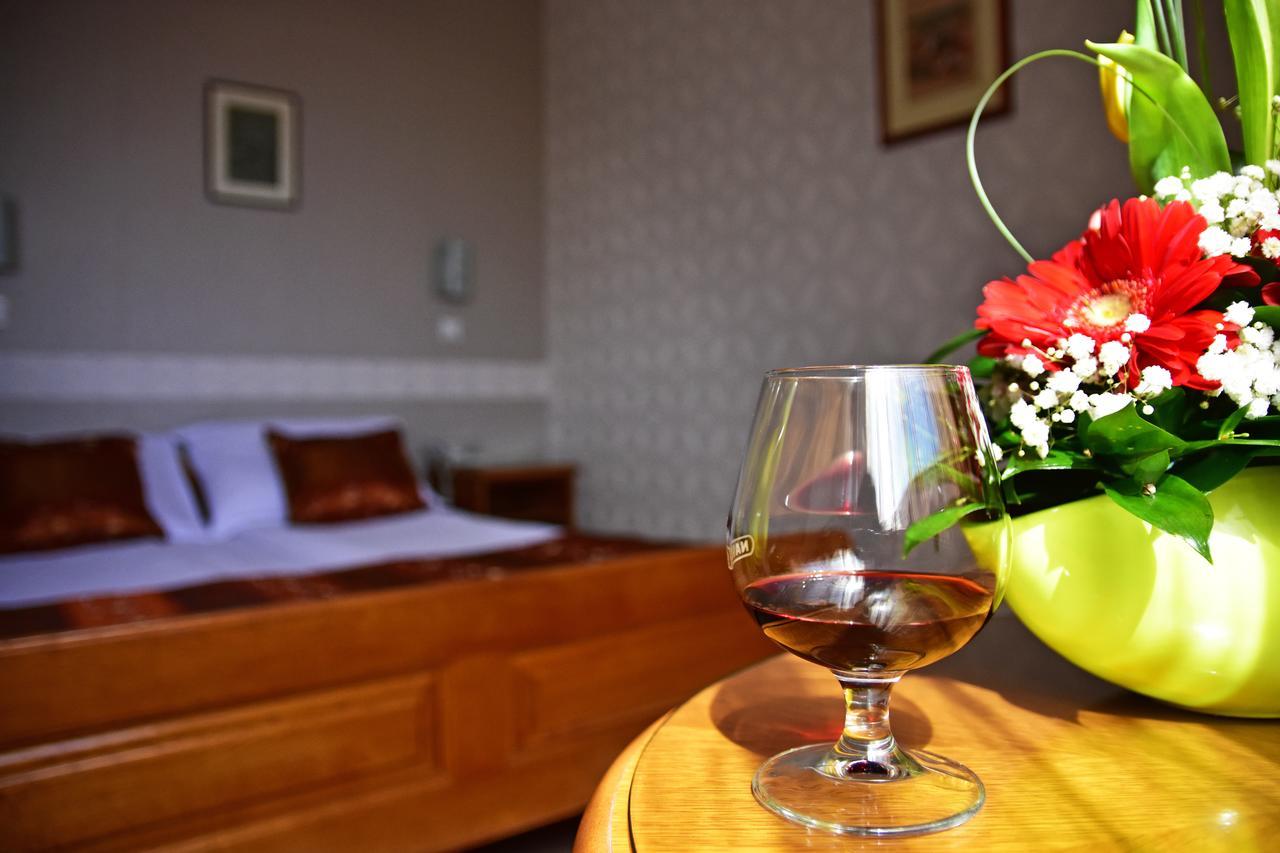 Garni Hotel Lav Belgrade Exterior photo